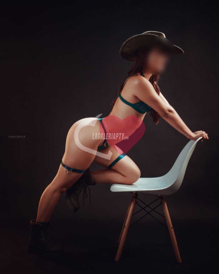 profile photo 41120 of Sakura, Call Girls Panama